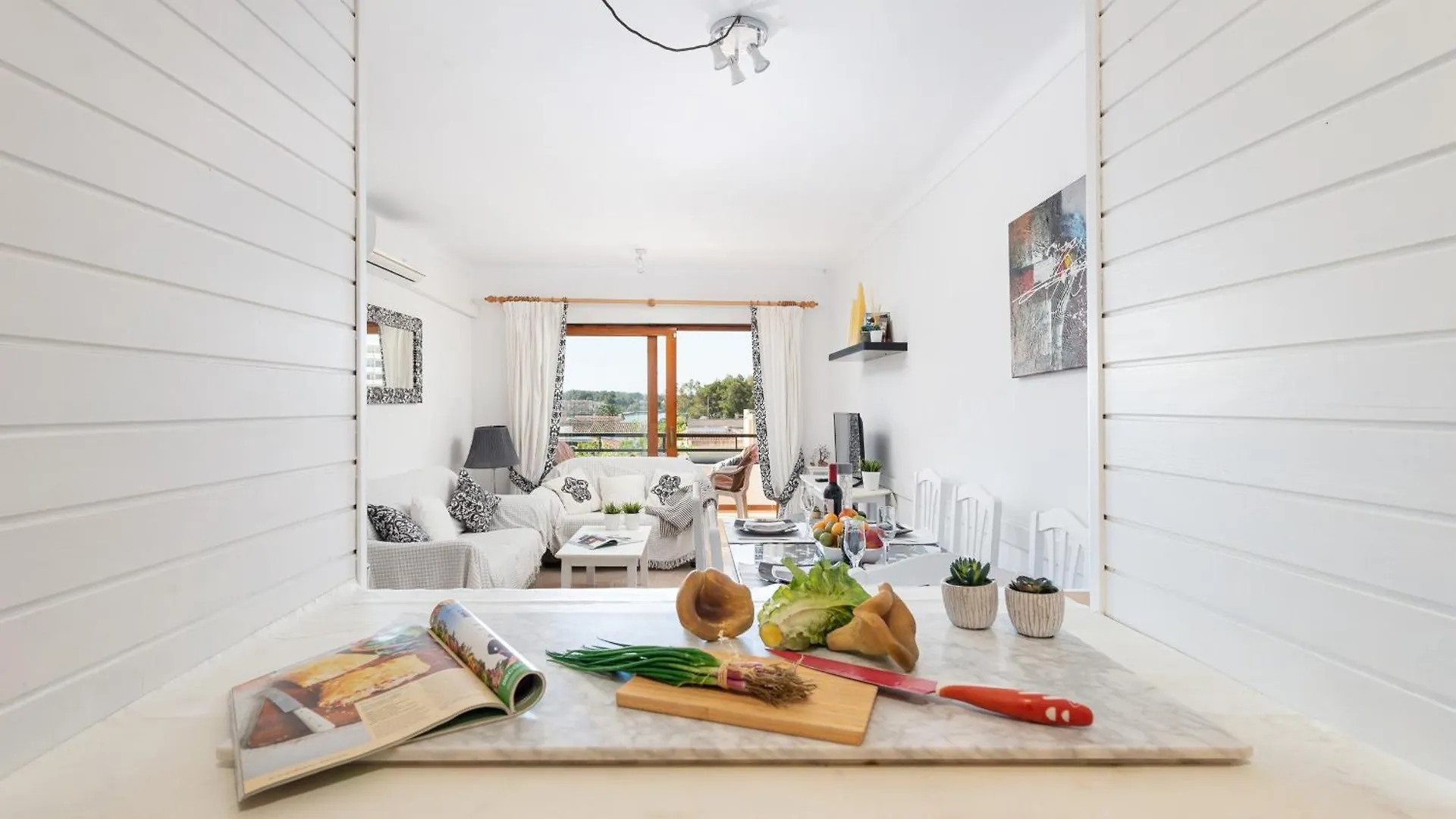 New Apartment Sol With Sea Views And Balcony By Bebreeze Alcúdia