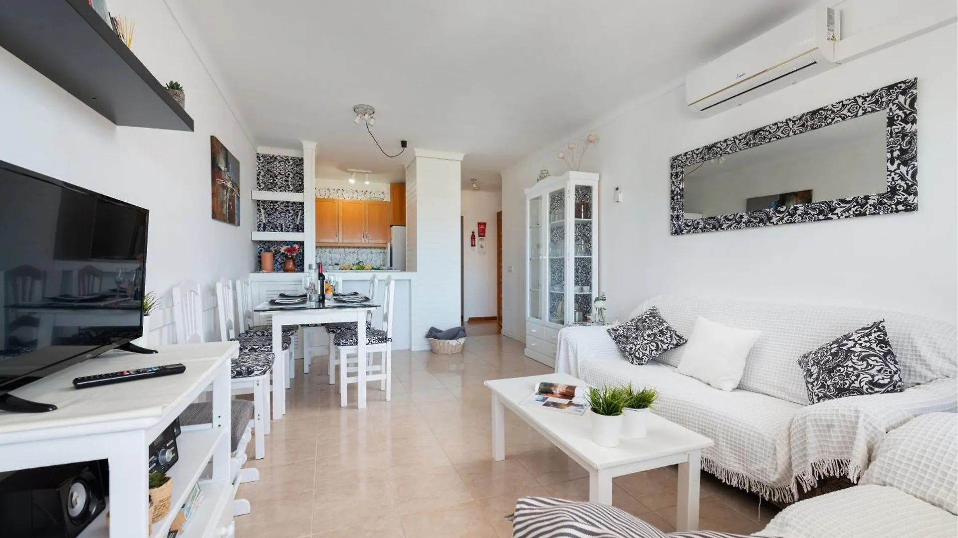 New Apartment Sol With Sea Views And Balcony By Bebreeze Alcúdia